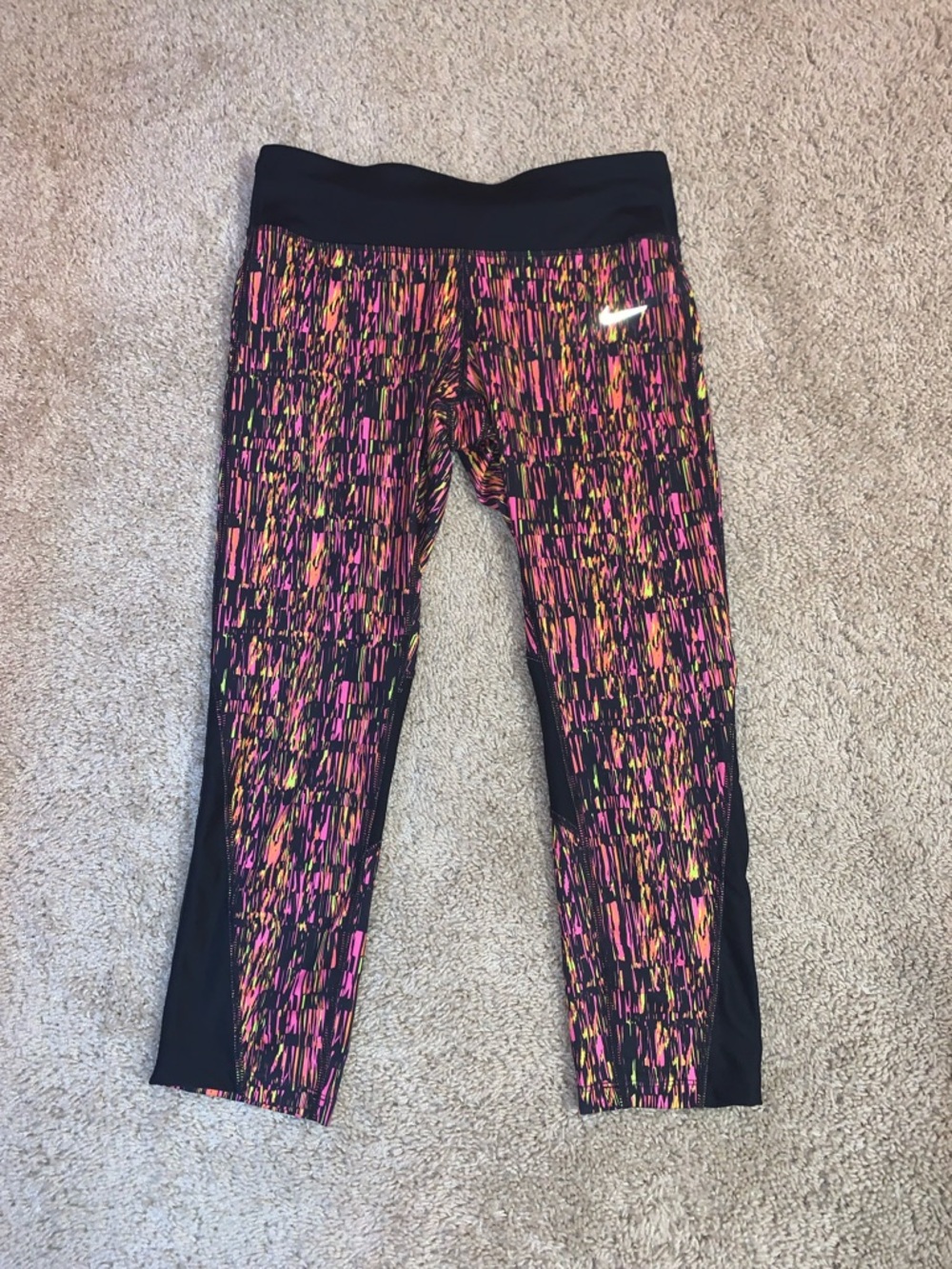 Nike Women Medium Black Pink Multicolor Performance Dri-Fit Capri Mesh Leggings